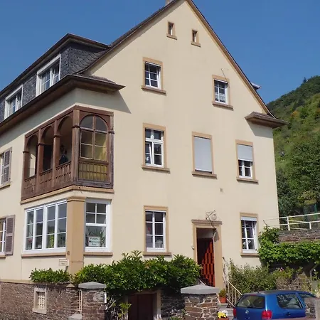 Burgenblick アパート *